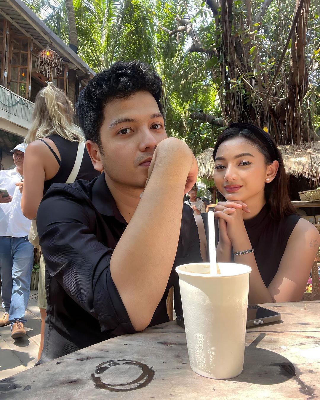 Glenca Chysara dan Rendi John