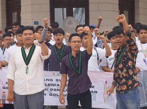 HMI Surabaya Deklarasi Dukung Pilpres Satu Putaran HMI Surabaya Deklarasi Dukung Pilpres Satu Putaran