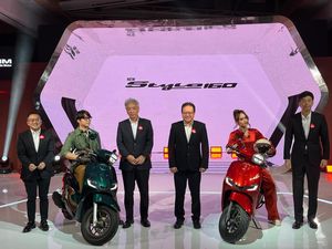 Honda Stylo 160 Meluncur, Harga Mulai Rp 27,5 Juta Honda Stylo 160 Meluncur, Harga Mulai Rp 27,5 Juta