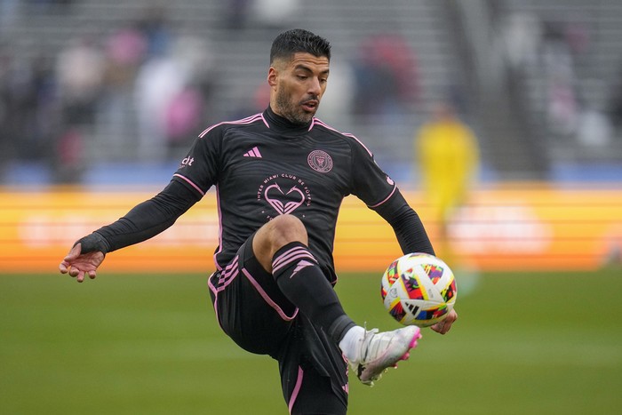 Inter Miami Inter Miami's players pose for a group picture during the Riyadh Season Cup soccer match between Inter Miami and Al Hilal at Kingdom Arena Stadium in Riyadh, Saudi Arabia, Monday, Jan. 29, 2024. (AP Photo)