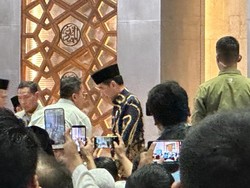 Jokowi Salat Jumat di Masjid Istiqlal