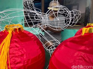 Perajin Lampion Kota Malang Banjir Pesanan Jelang Imlek Perajin Lampion Kota Malang Banjir Pesanan Jelang Imlek