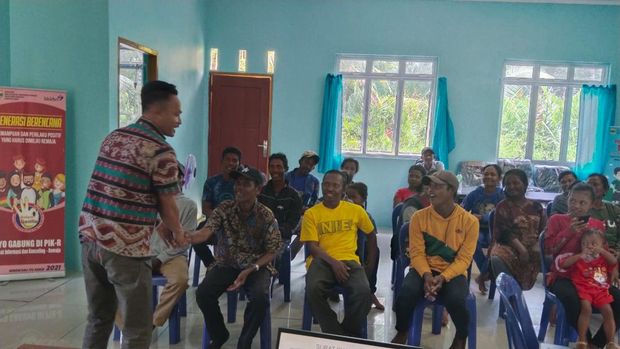 12 hari jelang Pemilu 2024, Komisi Pemilihan Umum (KPU) Kabupaten Lingga Kepulauan Riau mengalami masalah terhadap pemilih khusus warga suku laut yang tidak bisa membaca, menulis dan menghitung pada saat Pencoblosan di TPS pada Rabu 14 Februari 2024.