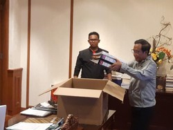 Mahfud Kemasi Barang Pribadi Sebelum Pamit dari Kantor Kemenko Polhukam