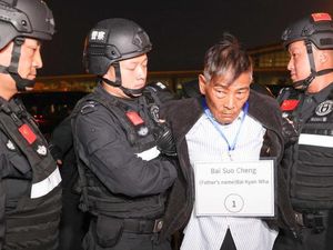 Myanmar Serahkan 3 Gembong Penipuan Online ke China