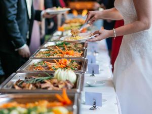 Pelit! Wanita Ini Minta Sahabatnya Bayar Makanan di Pesta Pernikahannya Pelit! Wanita Ini Minta Sahabatnya Bayar Makanan di Pesta Pernikahannya