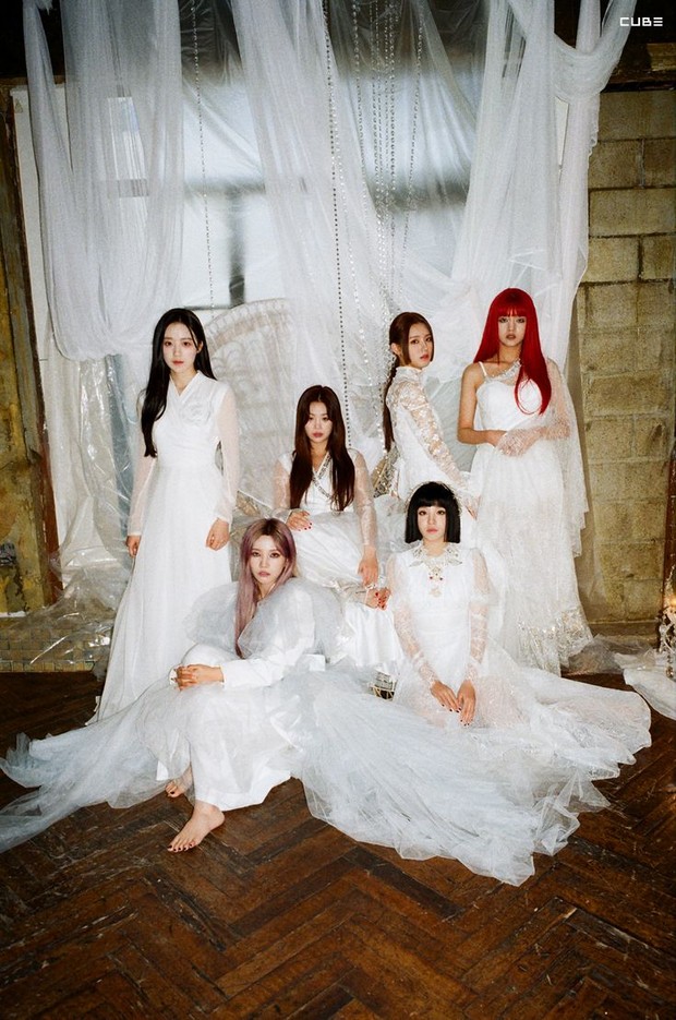 Potret (G) I-DLE dalam foto konsep album 'I Burn'/ Foto: allkpop.com Potret (G) I-DLE dalam foto konsep album 'I Burn'
