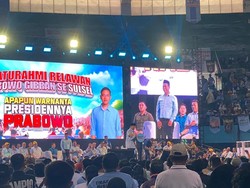 Prabowo Puji Mentan Amran Sulaiman di Depan Pendukung di Sulsel