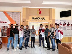 Relawan Arus Bawah Jokowi Laporkan Butet ke Bawaslu Jogja