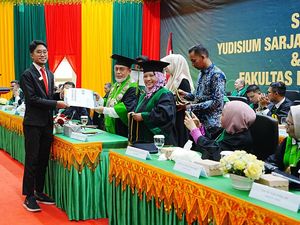 Hayeu That! Mahasiswa Kedokteran USK Aceh Lulus Tanpa Skripsi Hayeu That! Mahasiswa Kedokteran USK Aceh Lulus Tanpa Skripsi