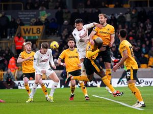 Dramatis, Manchester United Taklukkan Wolves 4-3 Dramatis, Manchester United Taklukkan Wolves 4-3