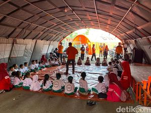 Puluhan Murid TK Pamekasan Dapat Edukasi Kebencanaan di Usia Dini Puluhan Murid TK Pamekasan Dapat Edukasi Kebencanaan di Usia Dini