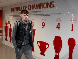 Ayah Bek Liverpool Conor Bradley Meninggal Dunia