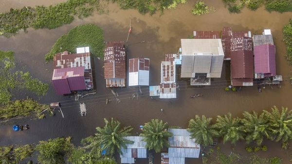 Potret Desa Terisolasi Banjir di Jambi