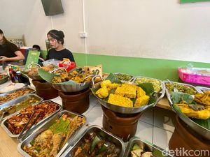 5 Warung Nasi Kekinian yang Populer dengan Puluhan Lauk Enak