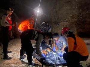 Warga Magetan Tewas Mengenaskan, Jatuh 350 Meter dari Tebing Diamond Beach Warga Magetan Tewas Mengenaskan, Jatuh 350 Meter dari Tebing Diamond Beach