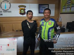 Tabrak Lari Pemotor dan 2 Polisi, Evriadi Terjun ke Semak Berlumpur Tabrak Lari Pemotor dan 2 Polisi, Evriadi Terjun ke Semak Berlumpur