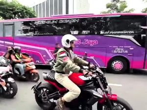 Kampanye Akbar di GBK, Ganjar Tiba Naik Motor Merah Kampanye Akbar di GBK, Ganjar Tiba Naik Motor Merah