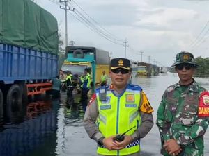 Sopir Truk asal Sumut Meninggal saat Terjebak Banjir di Jalintim Pelalawan Sopir Truk asal Sumut Meninggal saat Terjebak Banjir di Jalintim Pelalawan