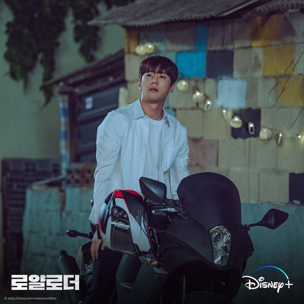 Lee Jun Young di Drama The Impossible Heir / Foto : instagram.com/Disneypluskr Lee Jun Young di Drama The Impossible Heir / Foto : instagram.com/Disneypluskr