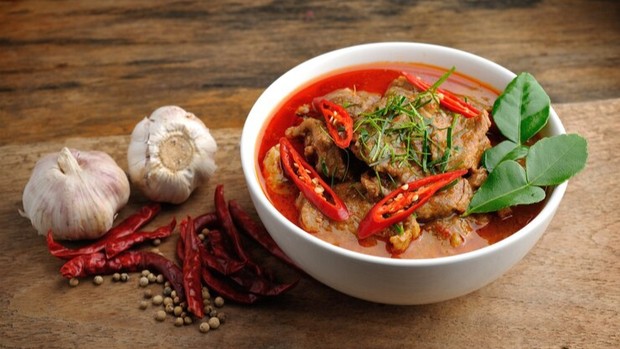 Makanan pedas/Foto: Freepik.com/sommail Penelitian ungkap makanan pedas bisa memperpanjang usia