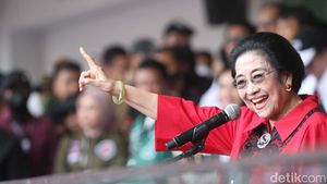 Megawati Pimpin Pemukulan Kentongan di GBK