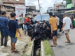 Sopir Xpander Seruduk Pemotor-Pejalan Kaki di Pekanbaru, 1 Tewas! Sopir Xpander Seruduk Pemotor-Pejalan Kaki di Pekanbaru, 1 Tewas!