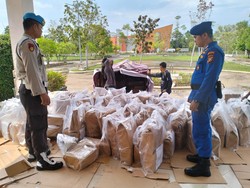 Polres Rohil Kawal Ketat Pergeseran Surat Suara Ratusan TPS Pemilu 2024