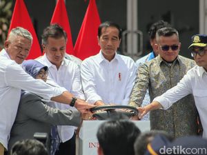 Resmikan Terminal Leuwipanjang dan Banjar, Jokowi: Keren Banget