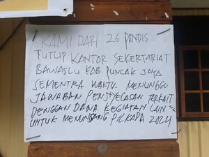Kantor Bawaslu Puncak Jaya Disegel gegara Panwas Desa Belum Dibayar