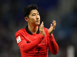 Kok Nggak Tendang Penalti, Son? Kok Nggak Tendang Penalti, Son?