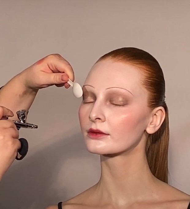 Teknik Airbrush/ Foto: mega-onemega.com Teknik Airbrush/ Foto: mega-onemega.com