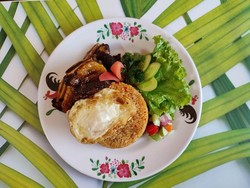 5 Tempat Makan Enak di Ruko Goldfinch, Ada Nasi Cumi hingga Nasi Campur Babi