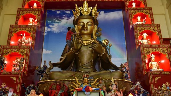 Melihat Persiapan Imlek 2024 di Berbagai Daerah