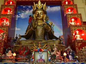 Melihat Persiapan Imlek 2024 di Berbagai Daerah