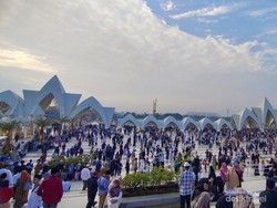 Masjid Al-Jabbar Memiliki Keindahan dan Makna Mendalam