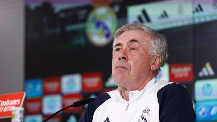 VALDEBEBAS, SPAIN - FEBRUARY 03: Carlo Ancelotti, head coach of Real Madrid, attends his press conference during the training day of Real Madrid before the LaLiga EA Sports football match against Atletico de Madrid at Ciudad Deportiva Real madrid on February 03, 2024 in Valdebebas, Madrid, Spain. (Photo By Oscar J. Barroso/Europa Press via Getty Images)