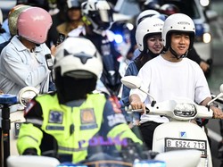 Gibran dan Selvi Sunmori Bareng Para Artis di Senayan