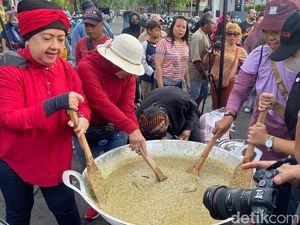 Ratusan Jenang Dibagikan di CFD, Festival Jenang Bakal Digelar saat HUT Solo Ratusan Jenang Dibagikan di CFD, Festival Jenang Bakal Digelar saat HUT Solo