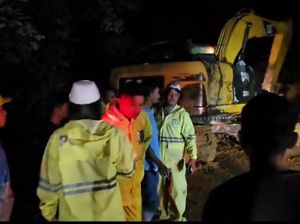 Penampakan Mobil Berisi Satu Keluarga Terseret Longsor di Taput, 3 Orang Tewas
