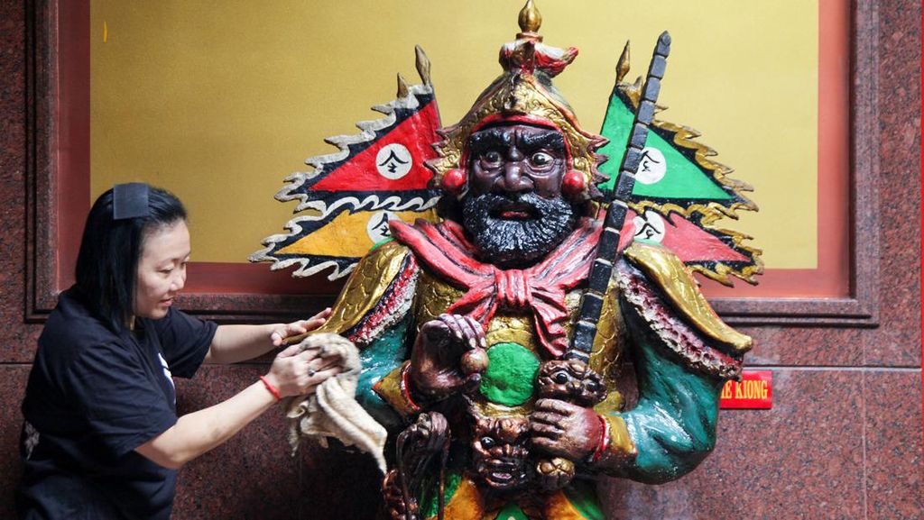 Klenteng Tjong Hok Kiong Sidoarjo Bersolek Sambut Imlek Klenteng Tjong Hok Kiong Sidoarjo Bersolek Sambut Imlek