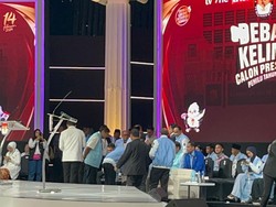 Momen Prabowo Diksusi dengan Ara, Bahlil-Rosan Saat Jeda Iklan Debat