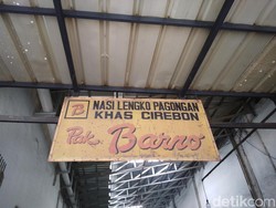 Menikmati Kelezatan Nasi Lengko Pak Barno yang Melegenda
