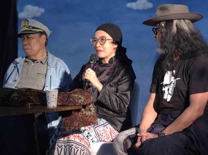 Okky Madasari hingga Mohamad Sobary Sentil Situasi Politik Terkini Okky Madasari hingga Mohamad Sobary Sentil Situasi Politik Terkini