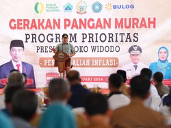 Pj Gubernur Sulsel Salurkan Bantuan Beras untuk 18.000 Warga di Bantaeng