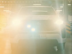 Polisi Copot Strobo di Innova Zenix Pelat ZZD