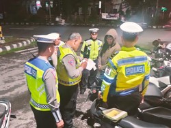 Gelar Operasi Malam-malam, Polisi Sita 11 Motor Milik Pemuda di Tabanan