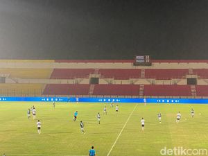 Dilanda Hujan Deras, PSS Vs Persikabo Imbang 1-1 di Babak Pertama Dilanda Hujan Deras, PSS Vs Persikabo Imbang 1-1 di Babak Pertama