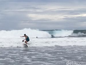 Rekomendasi Spot Berkuda Sambil Nikmati Sunset di Pesisir Barat