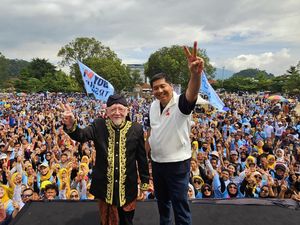Kala Sri Radya Keraton Sumedang Larang Bareng Maruarar Salam Dua Jari